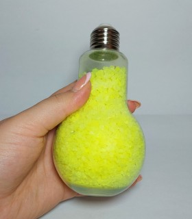 نمک دریایی لامپی زرد دست