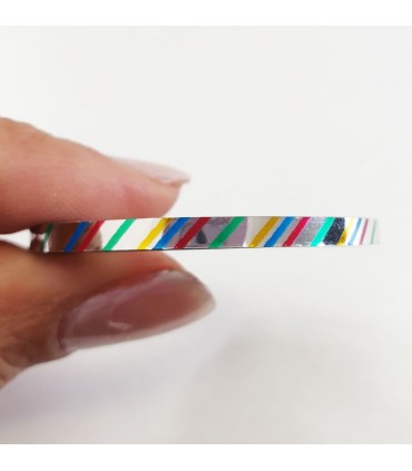 نوار طراحی ناخن متوسط رنگی خط دار نزدیک