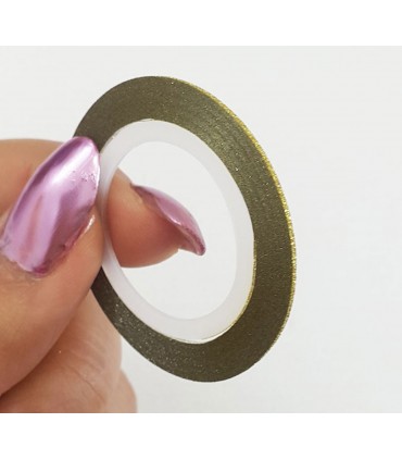 نوار طراحی ناخن باریک طلایی اکلیلی با دست