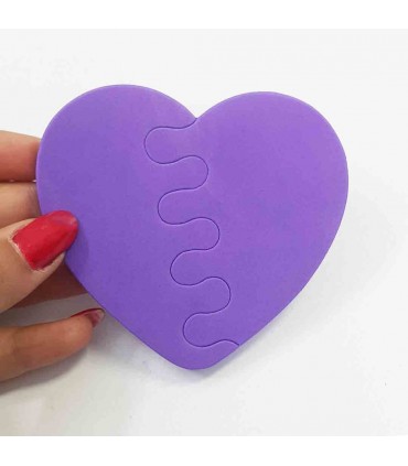 پد جداکننده انگشتان پا طرح قلب با دست