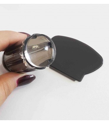 مهر ناخن (استمپ) رنگ مشکی با دست