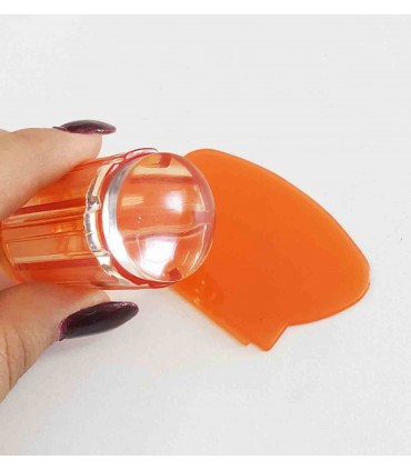 مهر ناخن (استمپ) رنگ نارنجی با دست