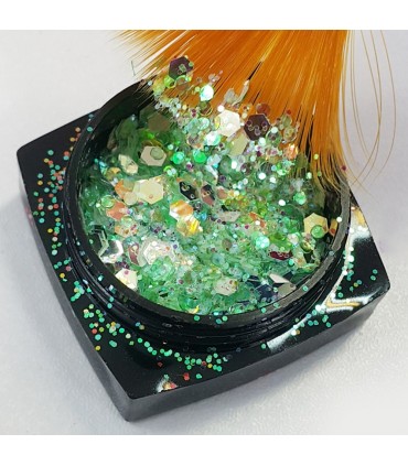 نگین ناخن پولکی اکلیلی سبز نزدیک