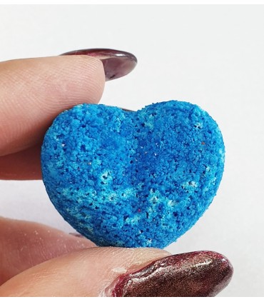 کوکتل مانیکور قلبی آبی با دست