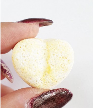 کوکتل مانیکور قلبی زرد با دست