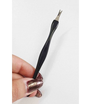 گوشه گیر ناخن با دست