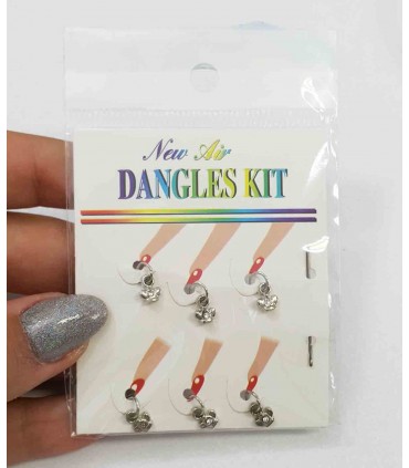 آویز ناخن طرح تاج با دست