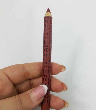 رژ لب مدادی مات نوت شماره 11دست